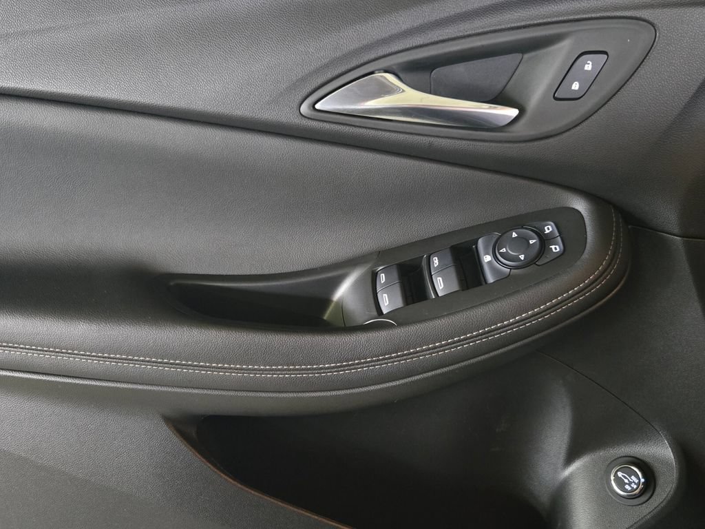 Used 2025 Buick Encore GX Preferred w/ Comfort Package FWD image 27