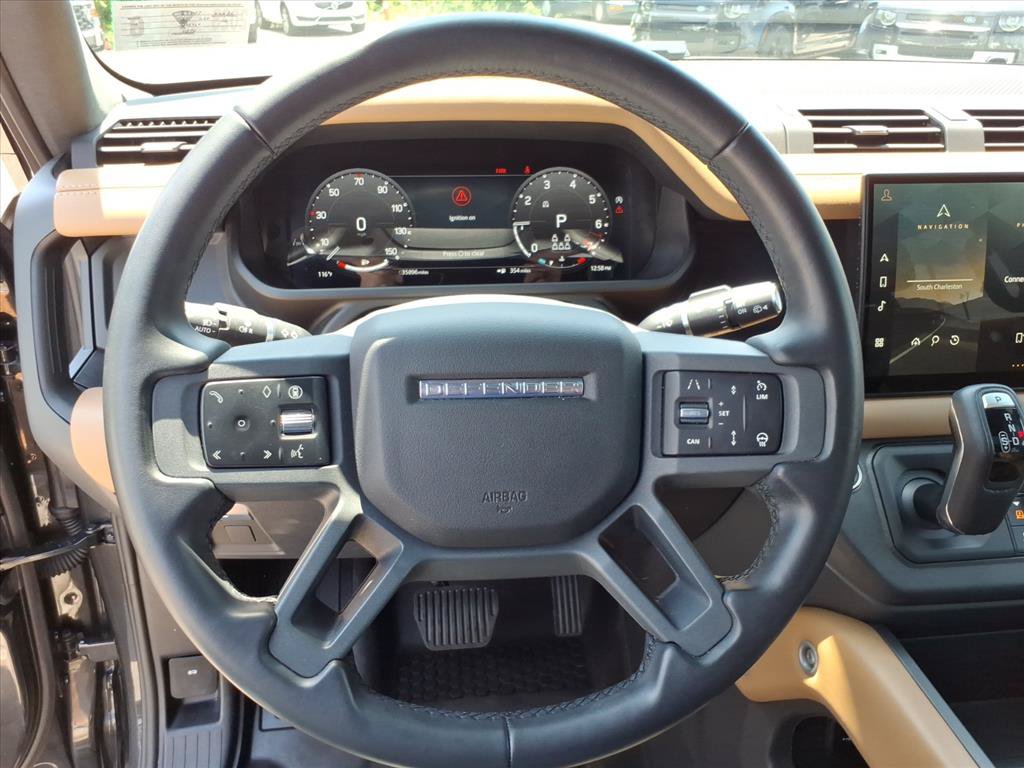 Certified 2025 Land Rover Defender 130 X-Dynamic SE AWD/4WD image 15