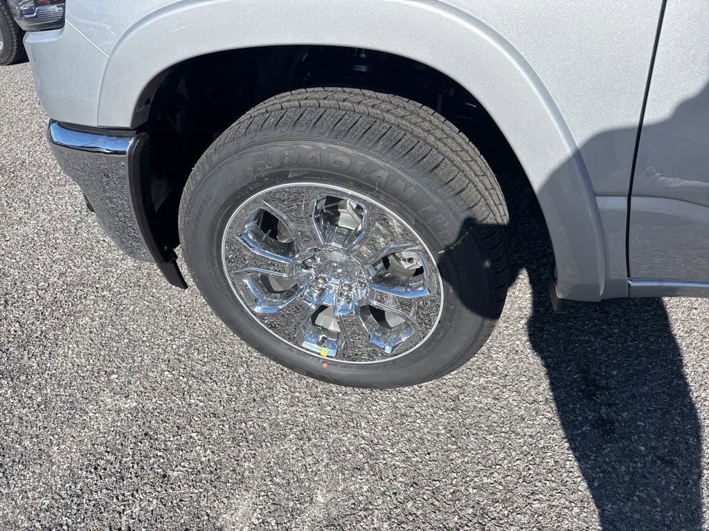 New 2026 RAM 1500 4x4 Crew Cab image 9