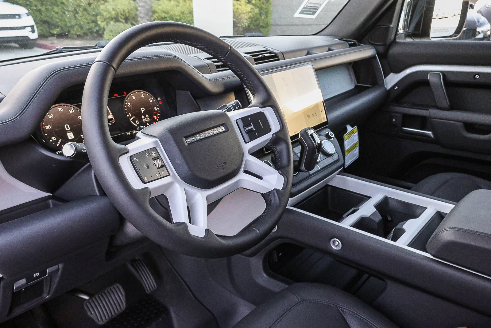 New 2026 Land Rover Defender 130 X-Dynamic SE AWD/4WD image 27