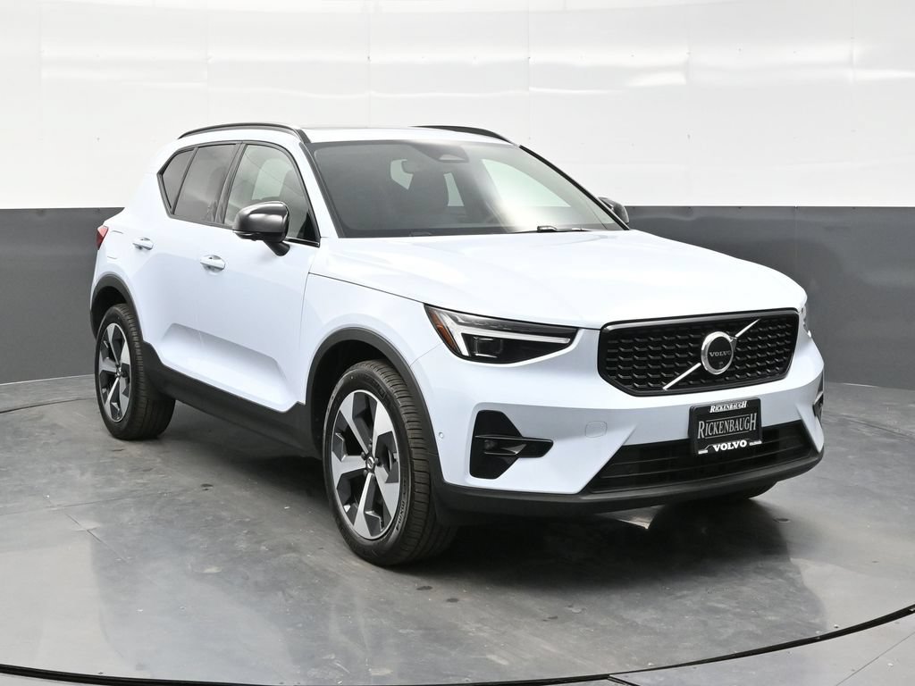 New 2026 Volvo XC40 B5 Plus w/ Climate Package