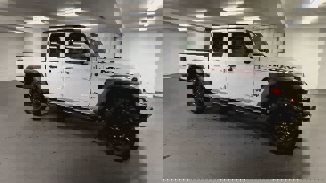 Used 2022 Jeep Gladiator Mojave w/ Cold Weather Group AWD/4WD image 2