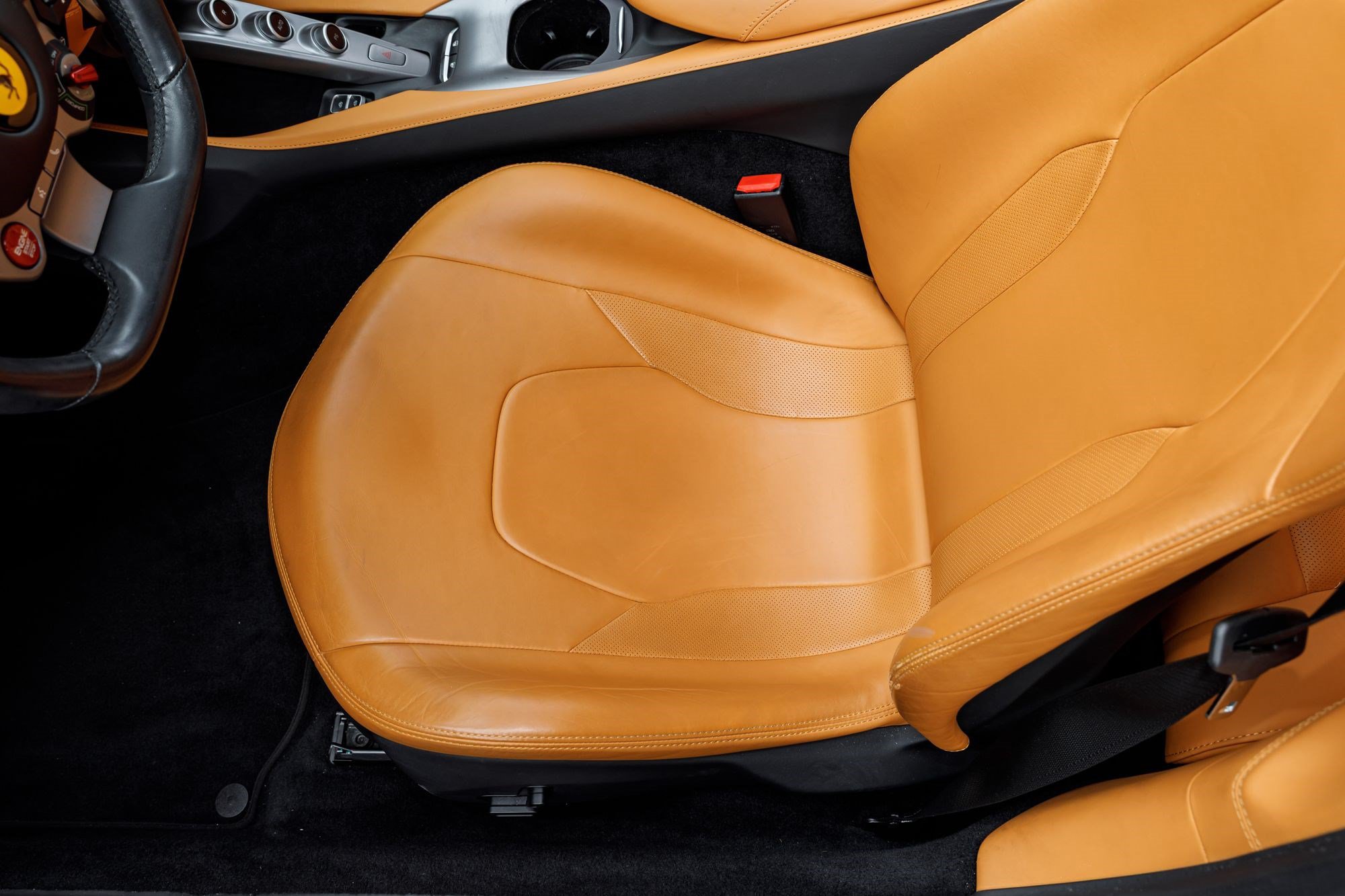 Used 2019 Ferrari Portofino RWD image 29