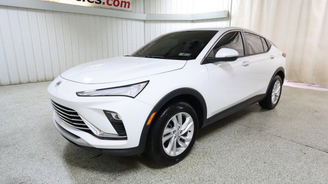 Used 2024 Buick Envista Preferred w/ Convenience I Package image 2