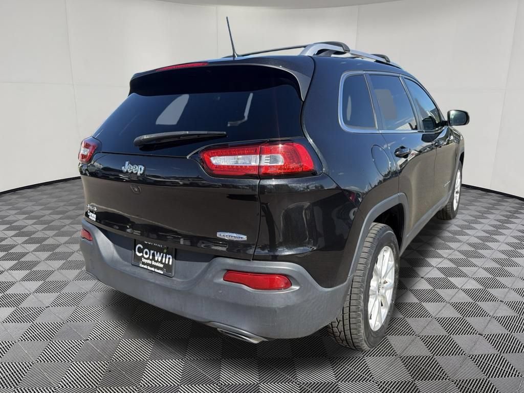 Used 2016 Jeep Cherokee Latitude w/ Cold Weather Group AWD/4WD image 7
