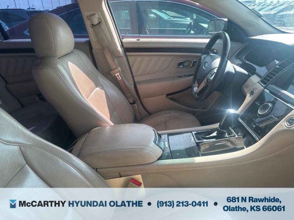 Used 2018 Ford Taurus Limited image 3