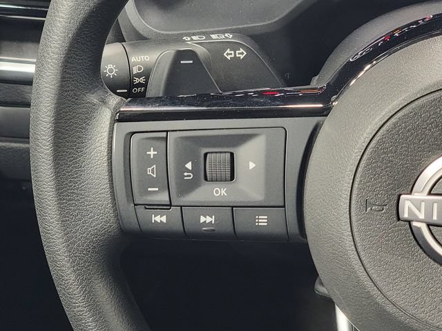 Used 2022 Nissan Rogue SV AWD/4WD image 27