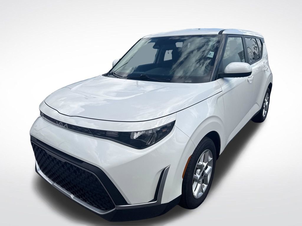 Used 2025 Kia Soul LX w/ LX Technology Package image 7