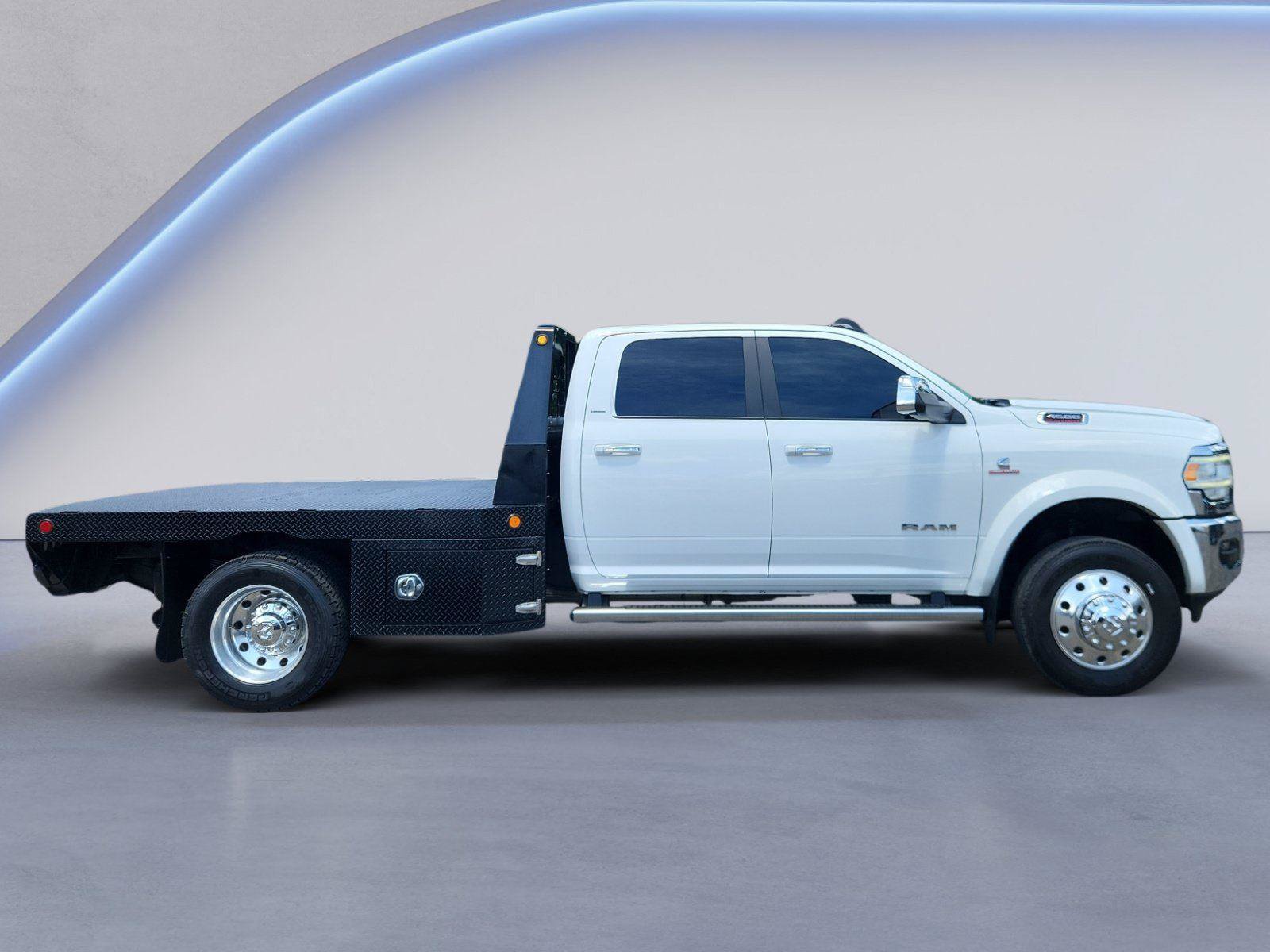 Used 2022 RAM 4500 Laramie AWD/4WD image 2
