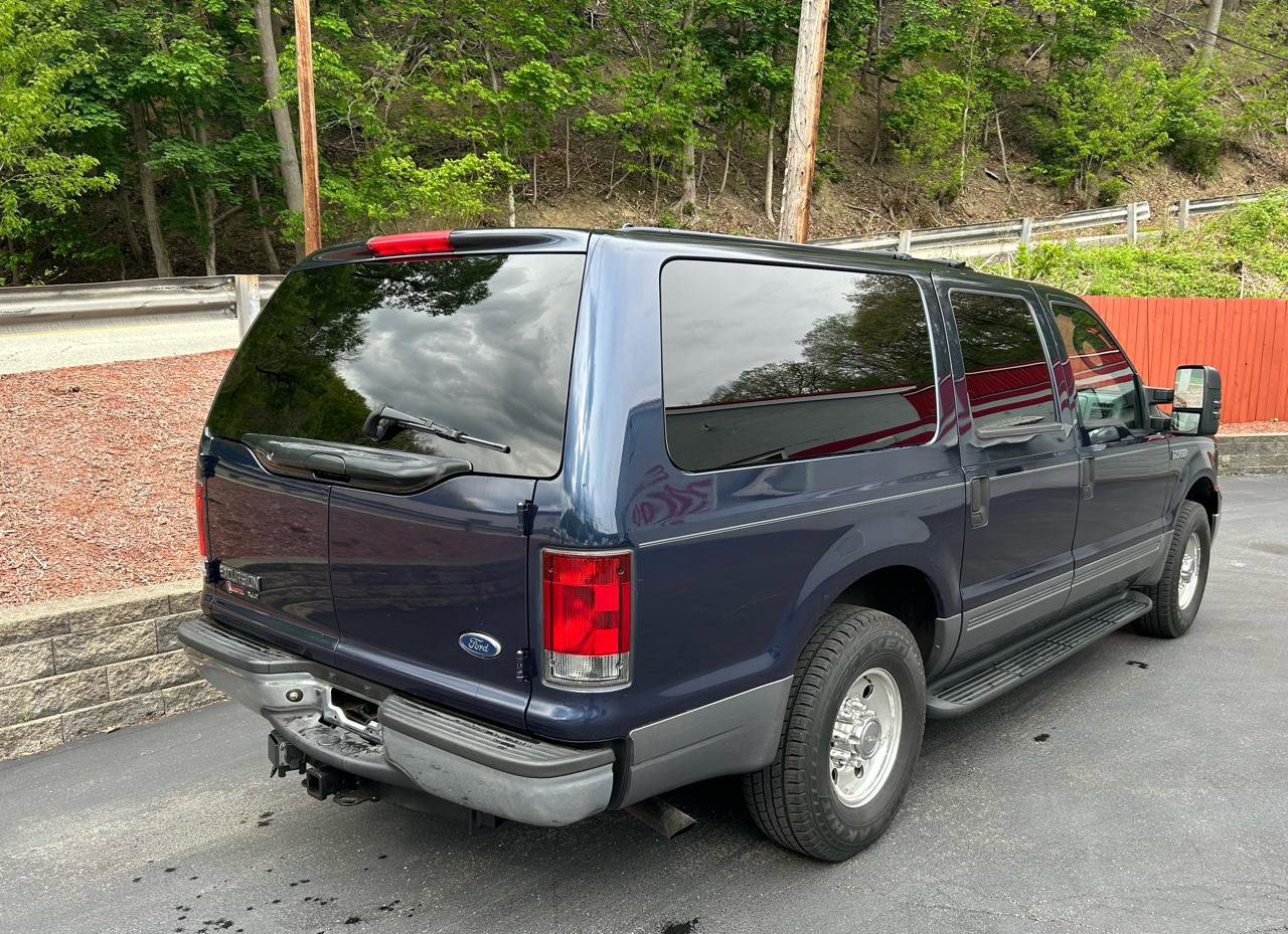 Used 2005 Ford Excursion XLT RWD image 6