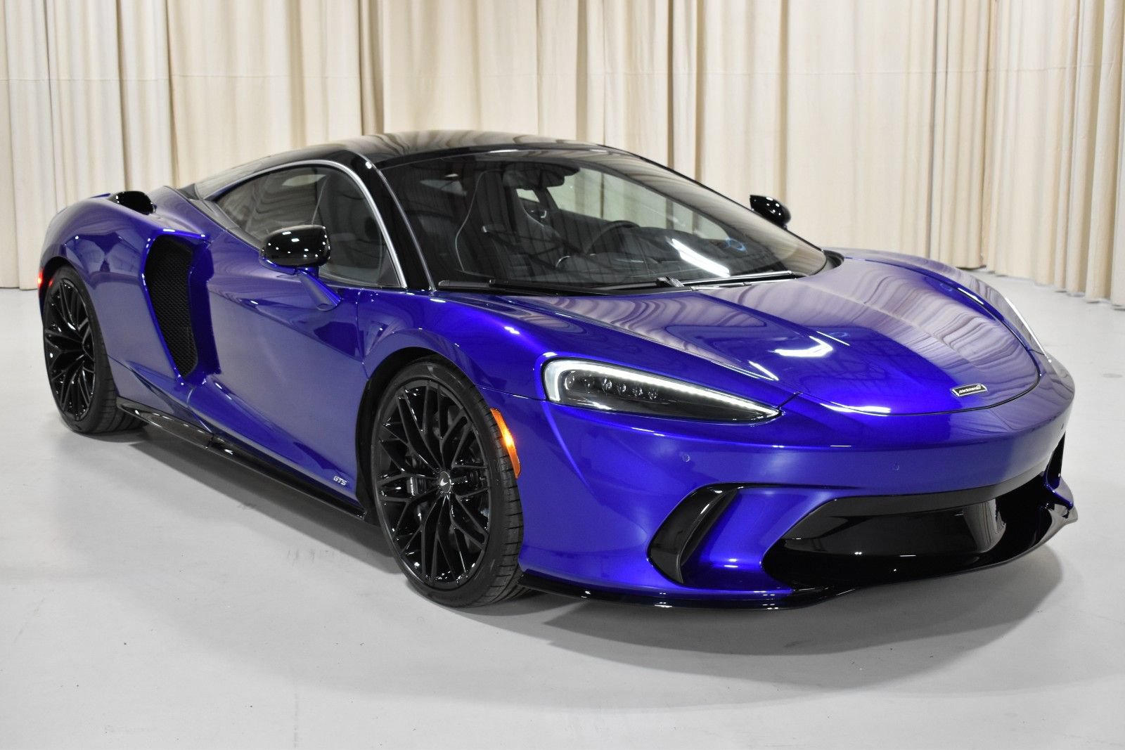 New 2025 McLaren GTS RWD image 3