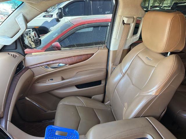 Used 2015 Cadillac Escalade Platinum image 13