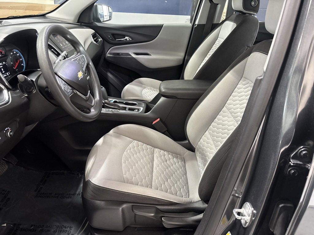 Used 2020 Chevrolet Equinox LS image 29