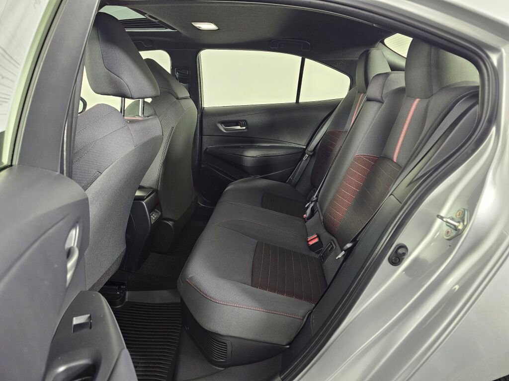 Used 2025 Toyota Corolla SE w/ SE Premium Package image 33