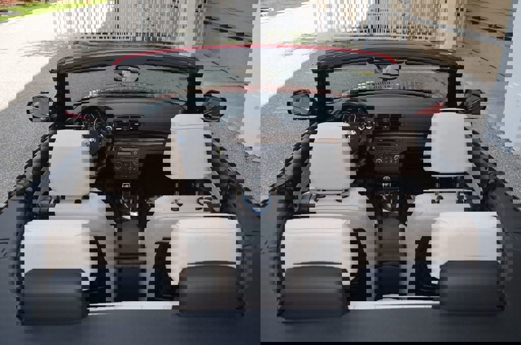 Used 2012 BMW 135i Convertible image 37