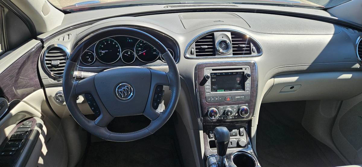 Used 2017 Buick Enclave Leather FWD image 9