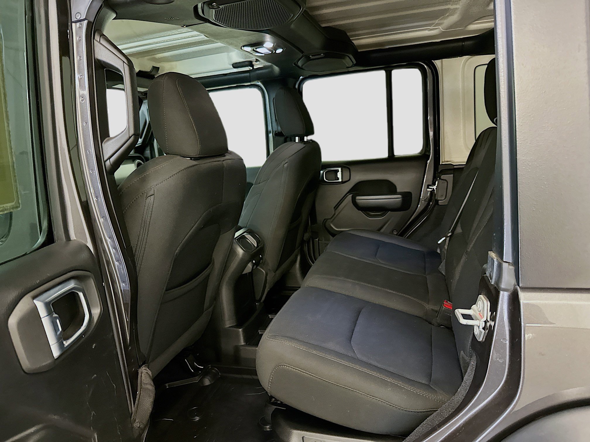 Used 2023 Jeep Wrangler Unlimited image 29