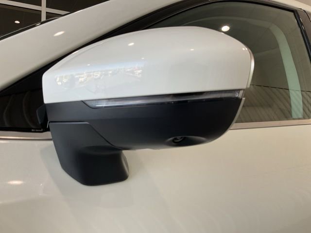 Used 2023 Nissan Pathfinder Platinum w/ Black Appearance Package FWD image 3