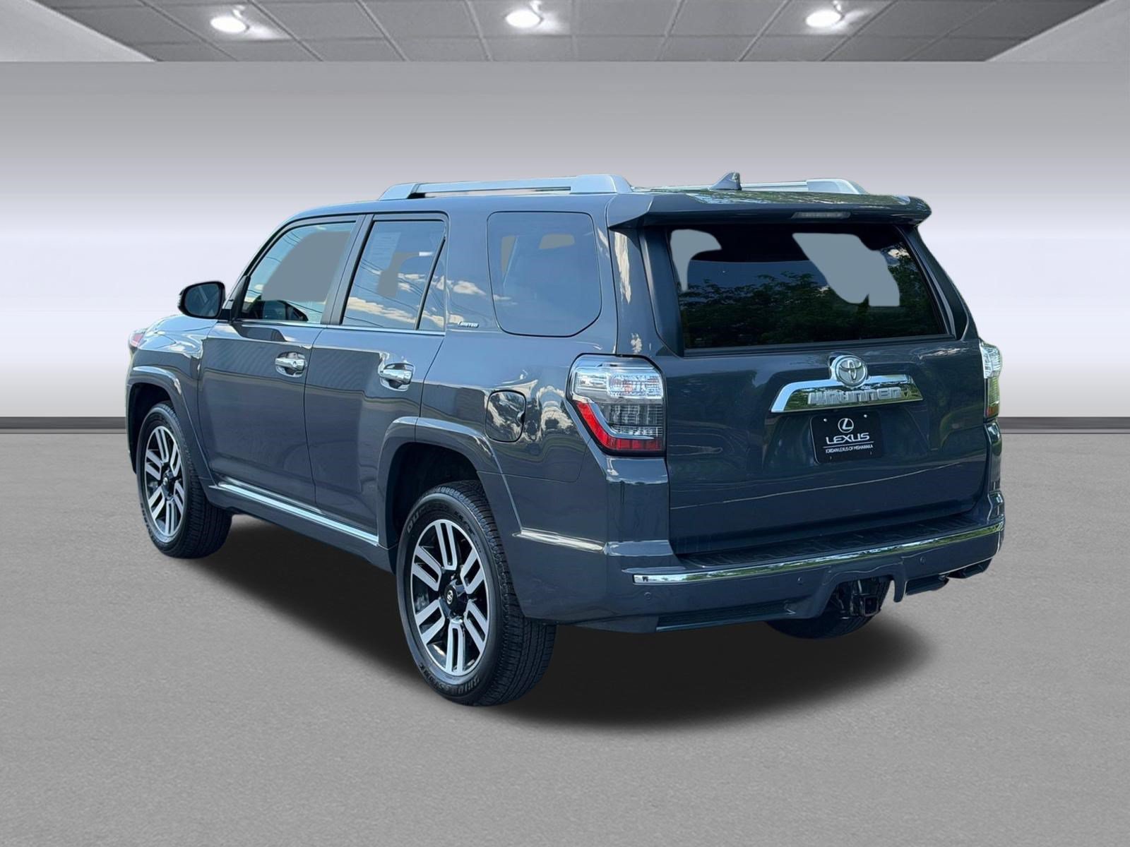 Used 2024 Toyota 4Runner Limited AWD/4WD image 3