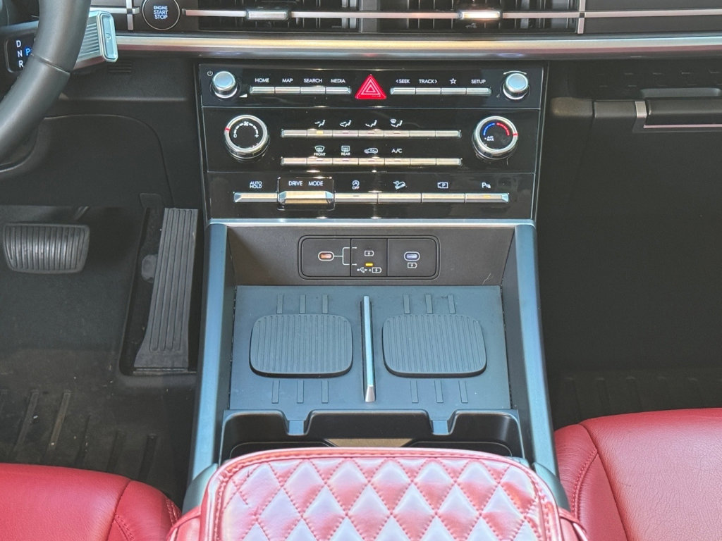 Used 2025 Hyundai Santa Fe SE image 13