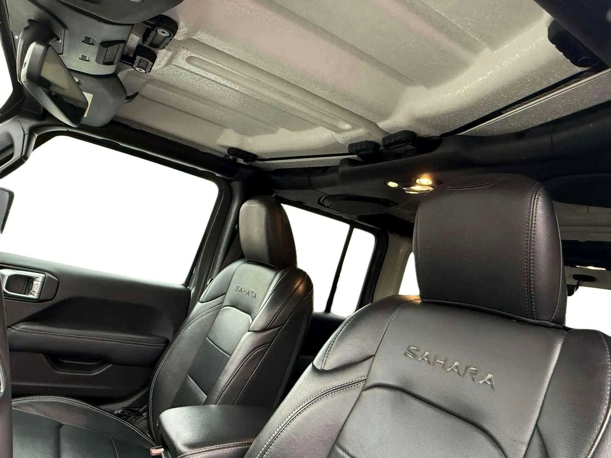 Used 2023 Jeep Wrangler Unlimited Sahara image 12