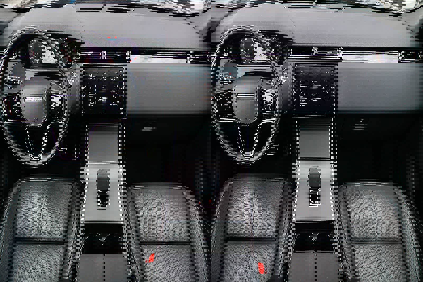 Used 2025 Land Rover Range Rover Velar Dynamic SE image 12