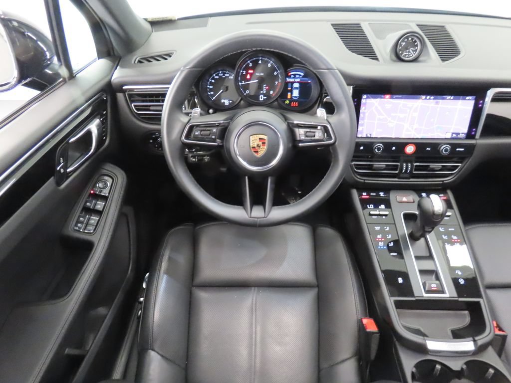 Certified 2026 Porsche Macan AWD/4WD image 16