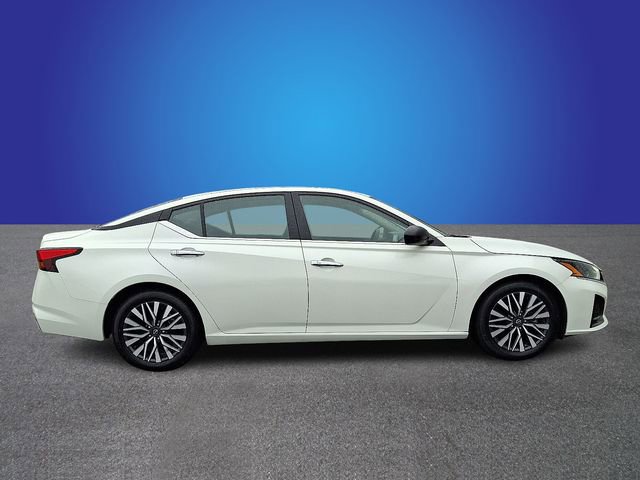 Used 2024 Nissan Altima 2.5 SV image 4