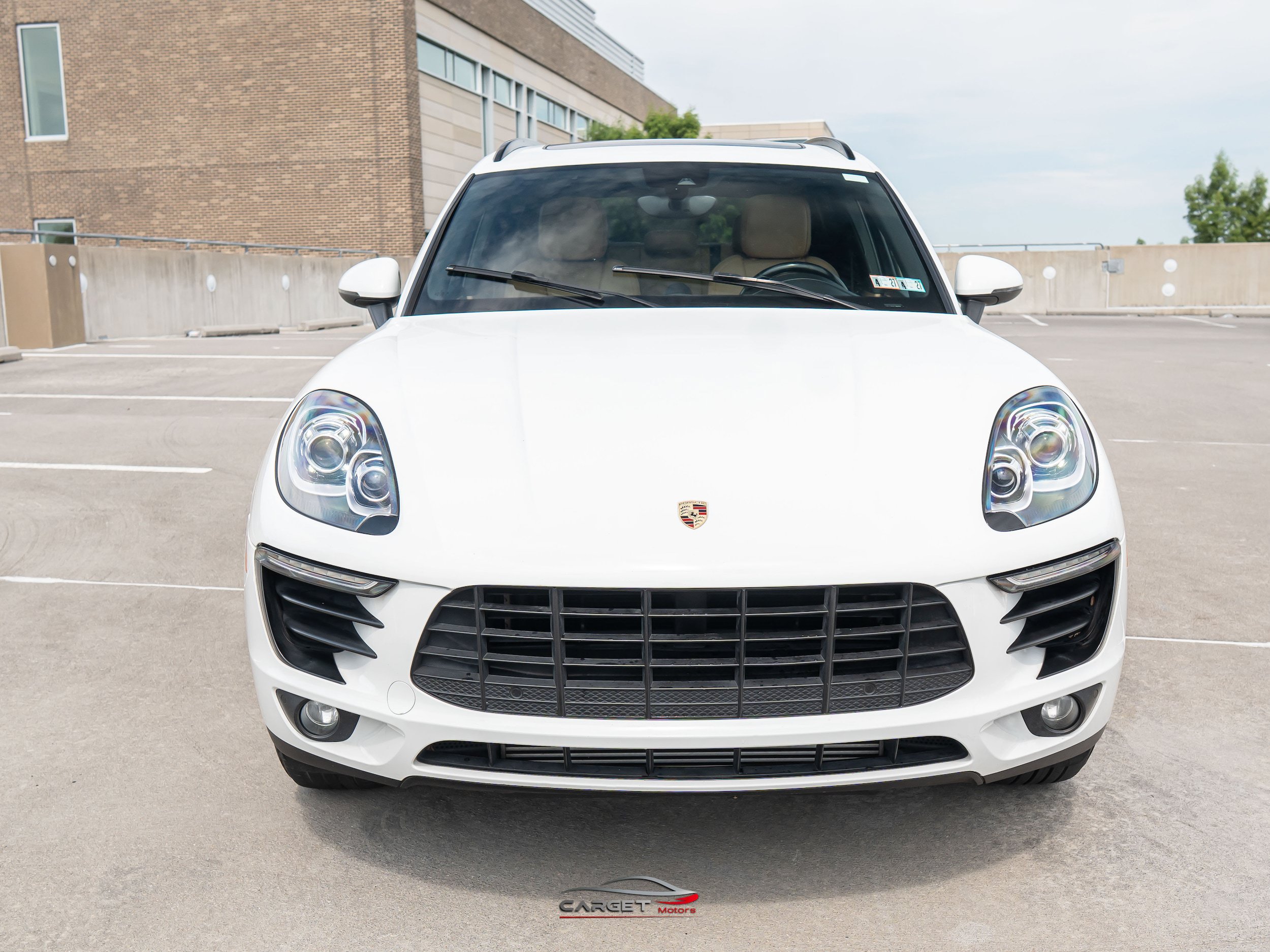 Used 2018 Porsche Macan AWD/4WD image 2