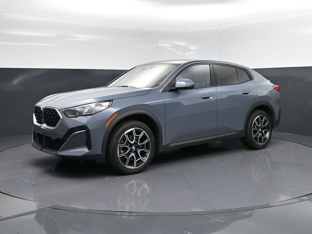 Certified 2025 BMW X2 xDrive28i image 3