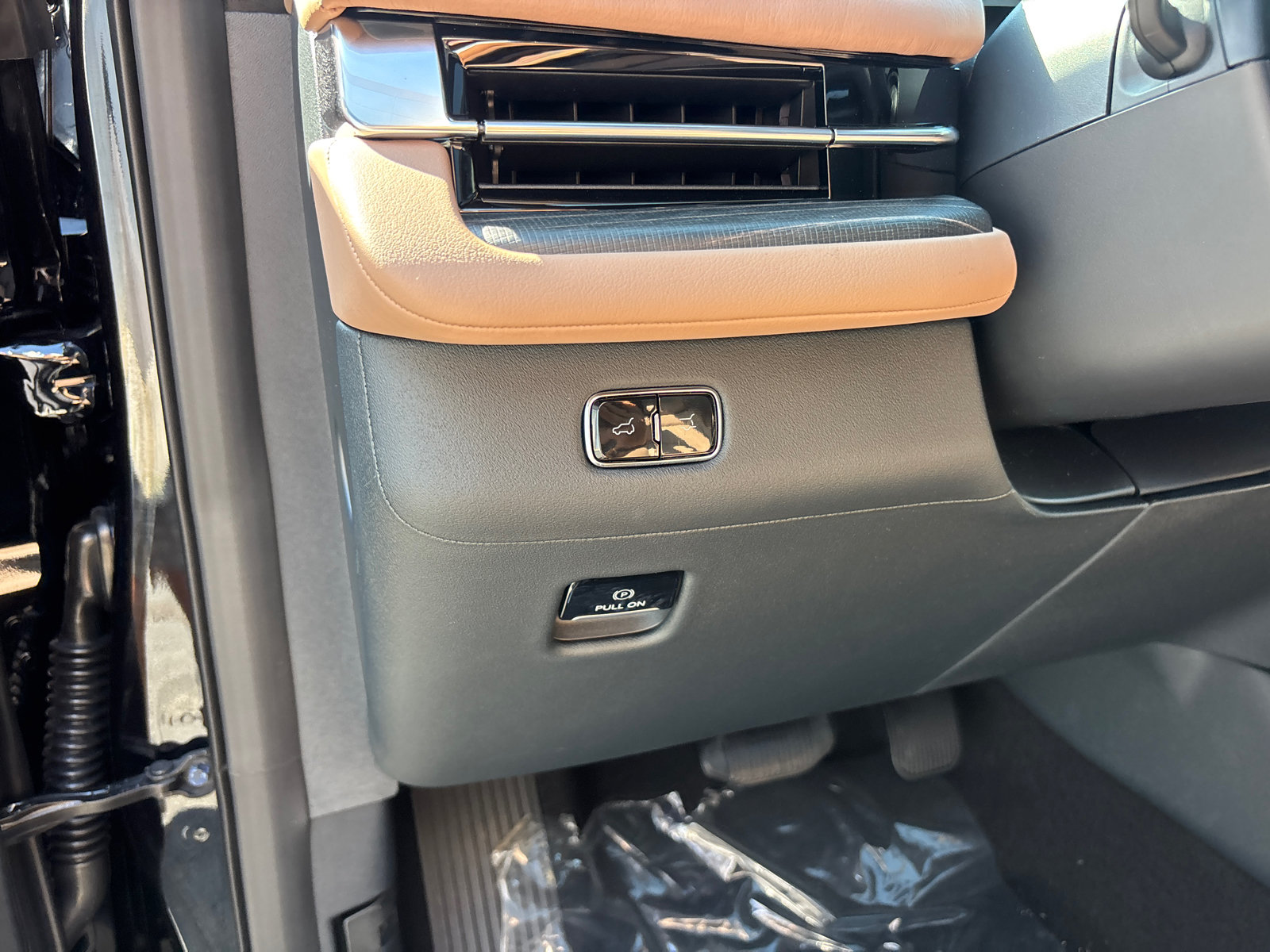 New 2027 Lincoln Navigator Black Label AWD/4WD image 13