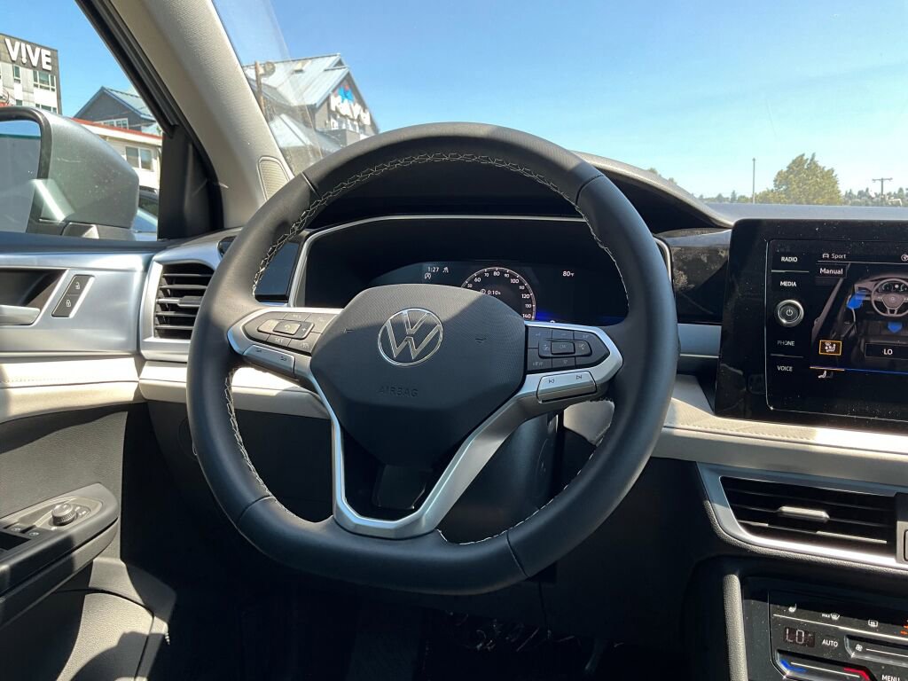 New 2025 Volkswagen Taos SE image 19
