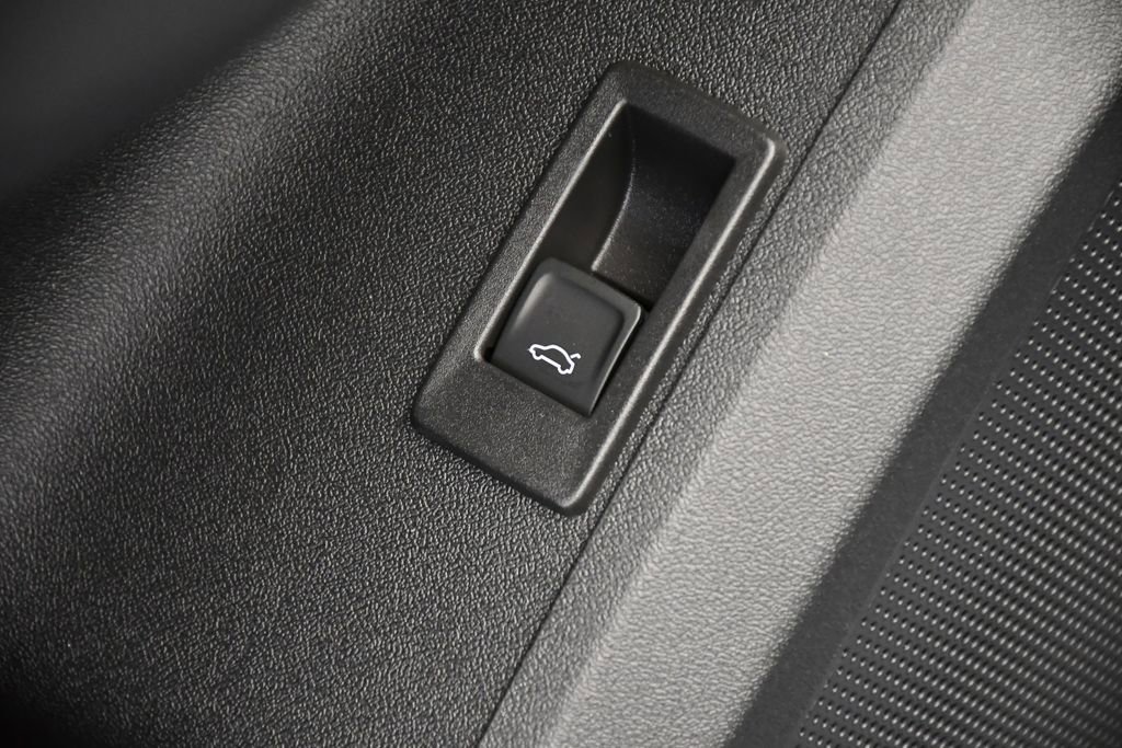 Used 2025 Audi Q5 Premium w/ Convenience Package image 35