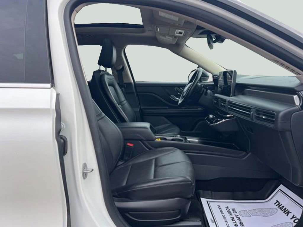 Used 2023 Lincoln Corsair Reserve w/ Equipment Group 201A image 12