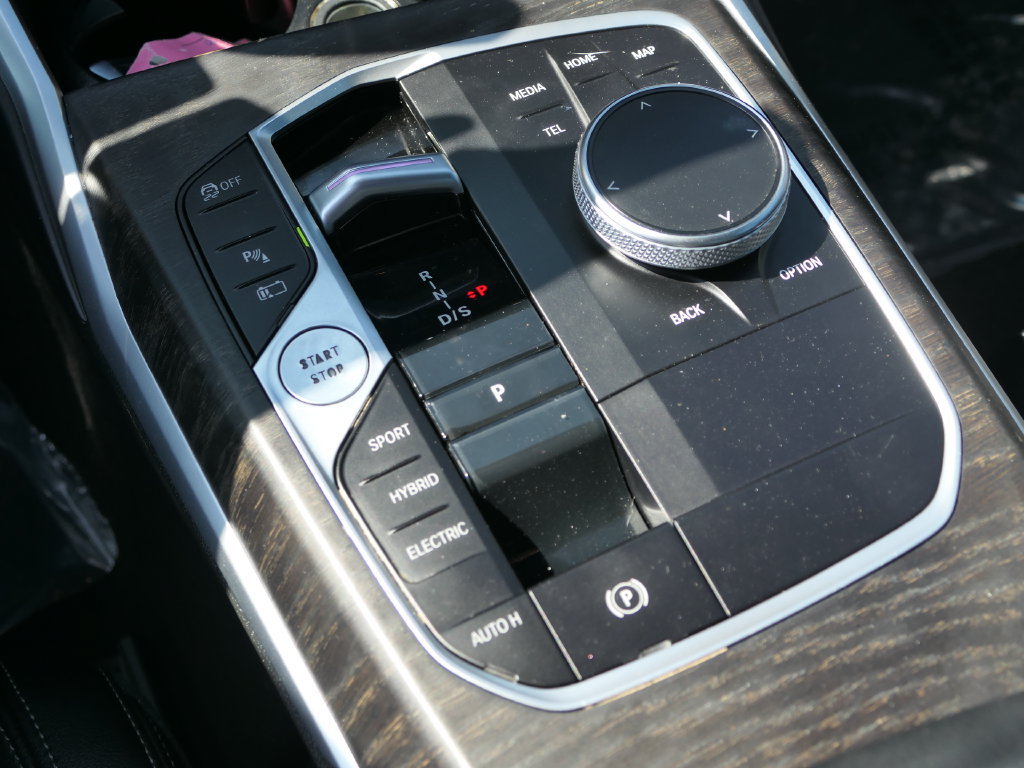 Used 2024 BMW 330e RWD image 21