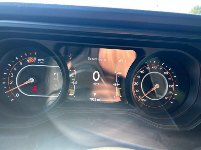 Used 2025 Jeep Wrangler Unlimited Sahara AWD/4WD image 10