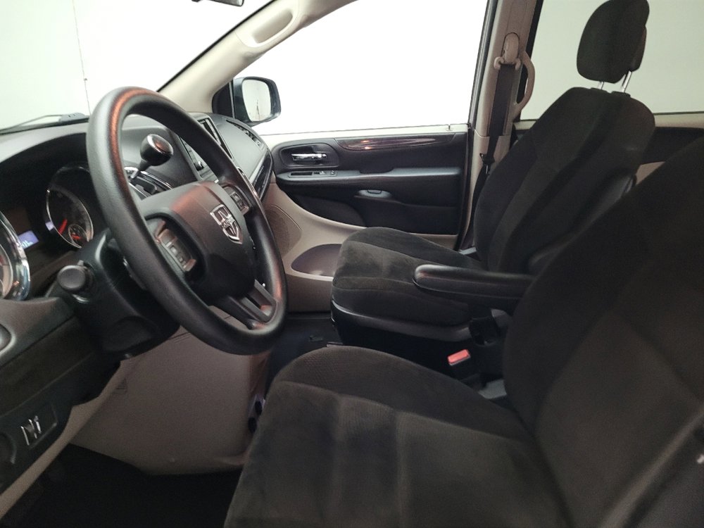 Used 2018 Dodge Grand Caravan SE image 17