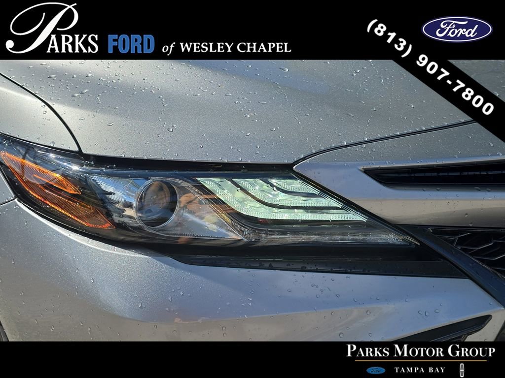 Used 2022 Toyota Camry XSE FWD image 6