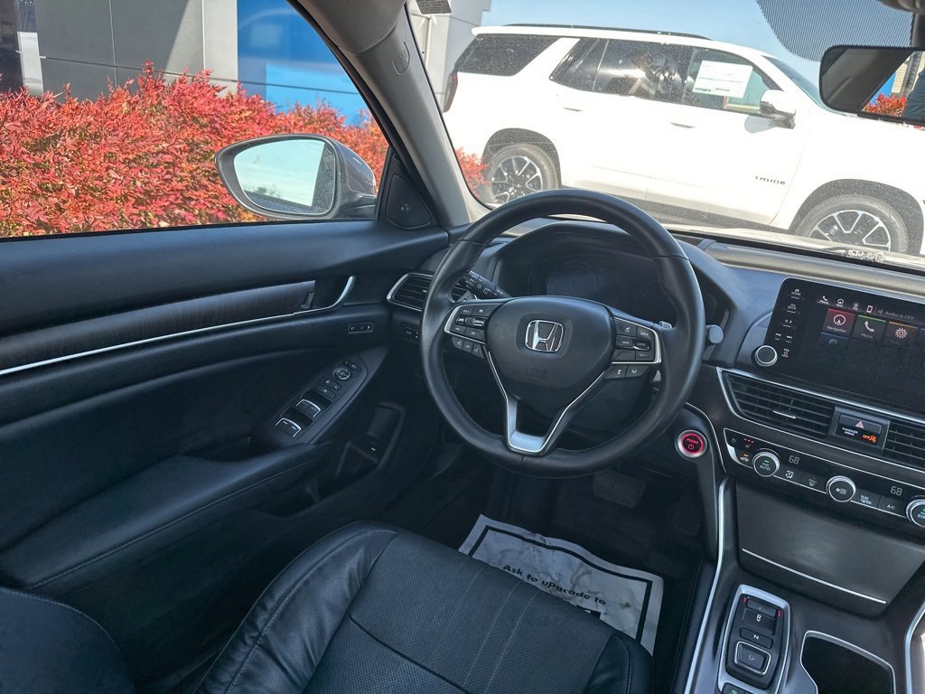 Used 2018 Honda Accord Touring image 10