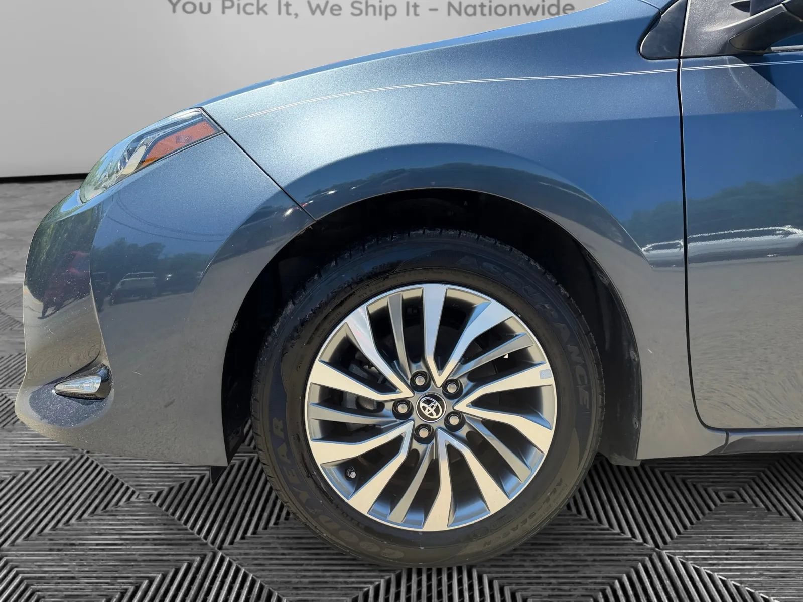 Used 2018 Toyota Corolla XLE FWD image 17