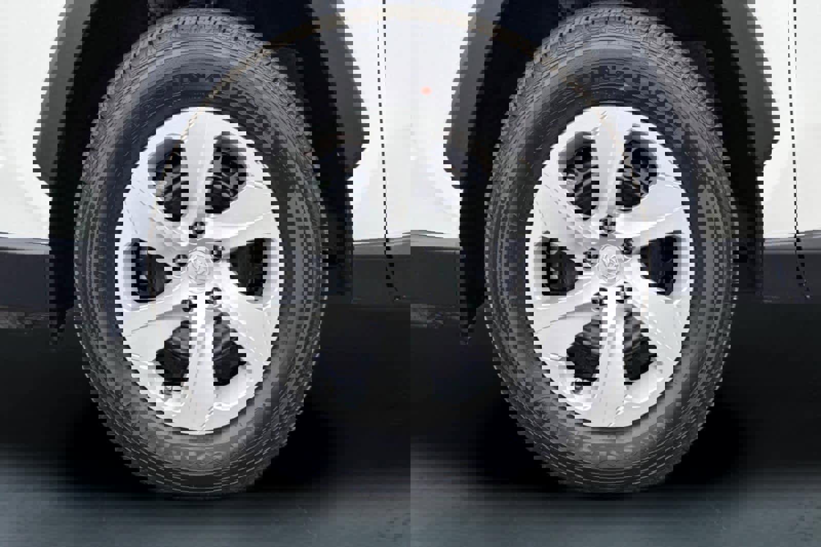 Used 2024 Toyota RAV4 LE image 29