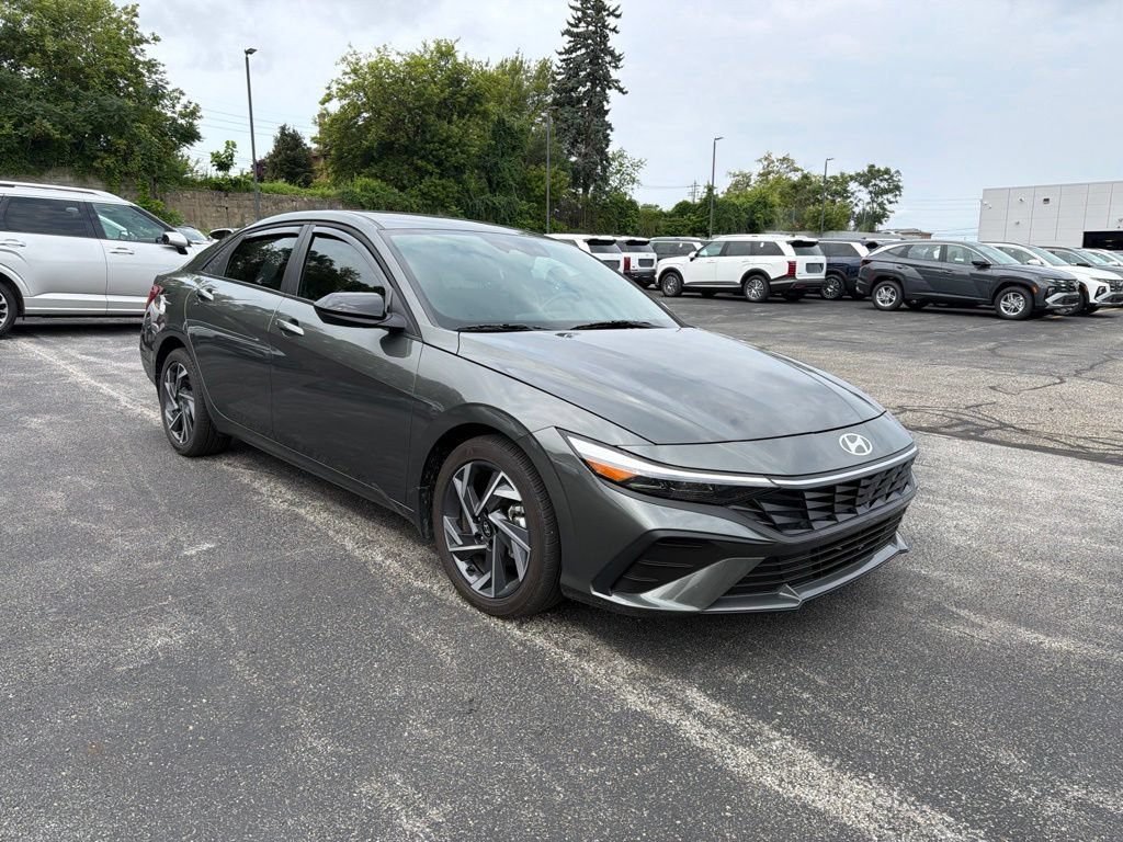 Used 2025 Hyundai Elantra Sport FWD video 1