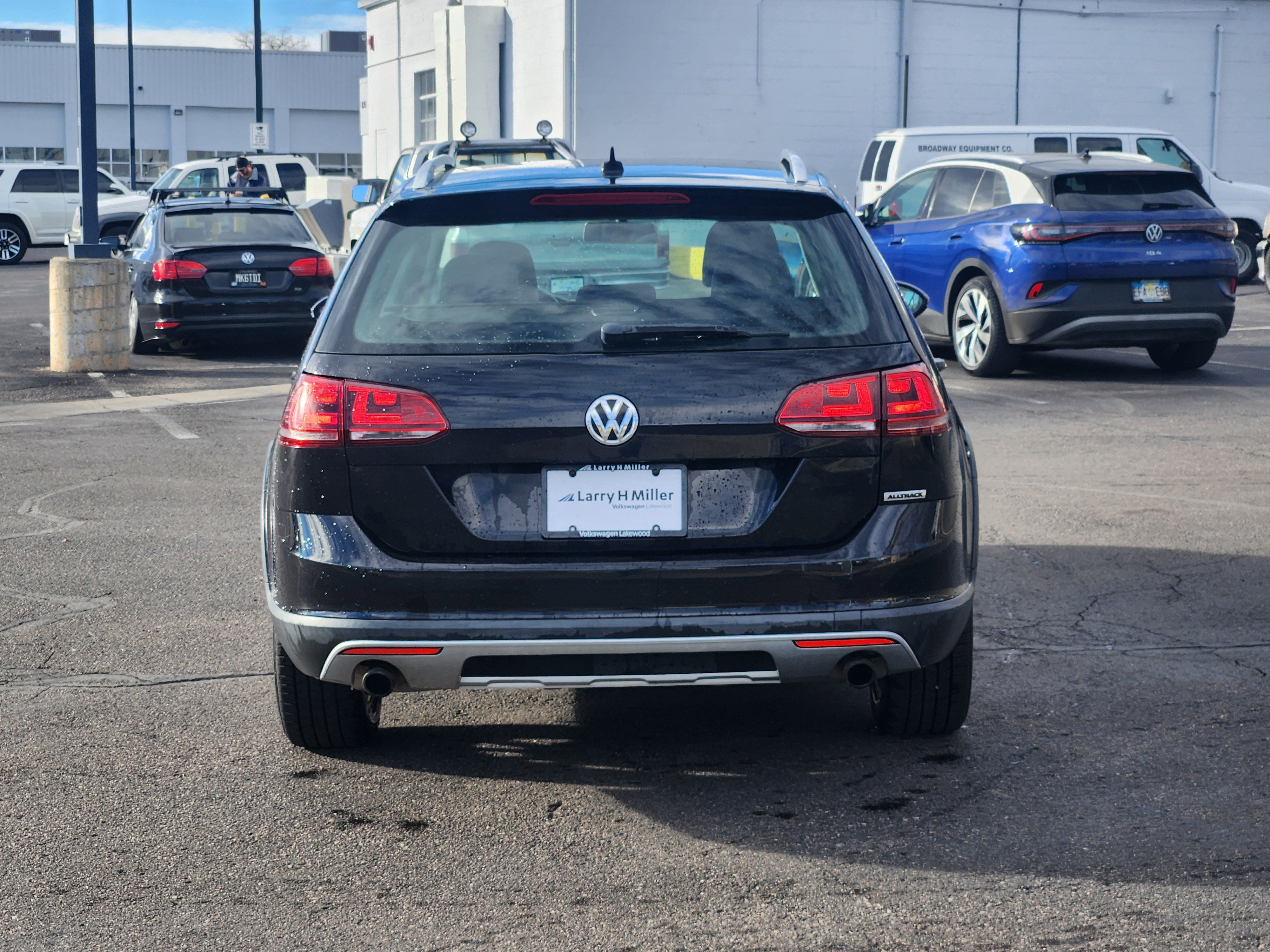 Used 2017 Volkswagen Golf Alltrack S image 6