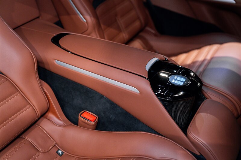 Used 2024 Ferrari Purosangue AWD/4WD image 17