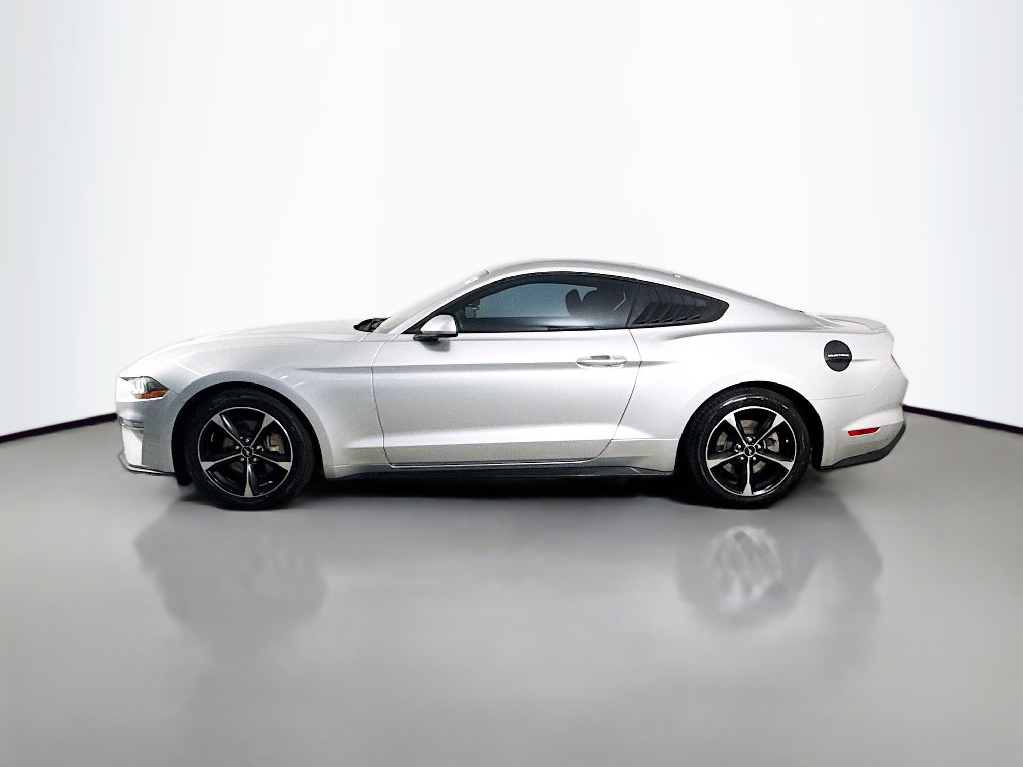 Used 2018 Ford Mustang Coupe w/ Equipment Group 101A image 6