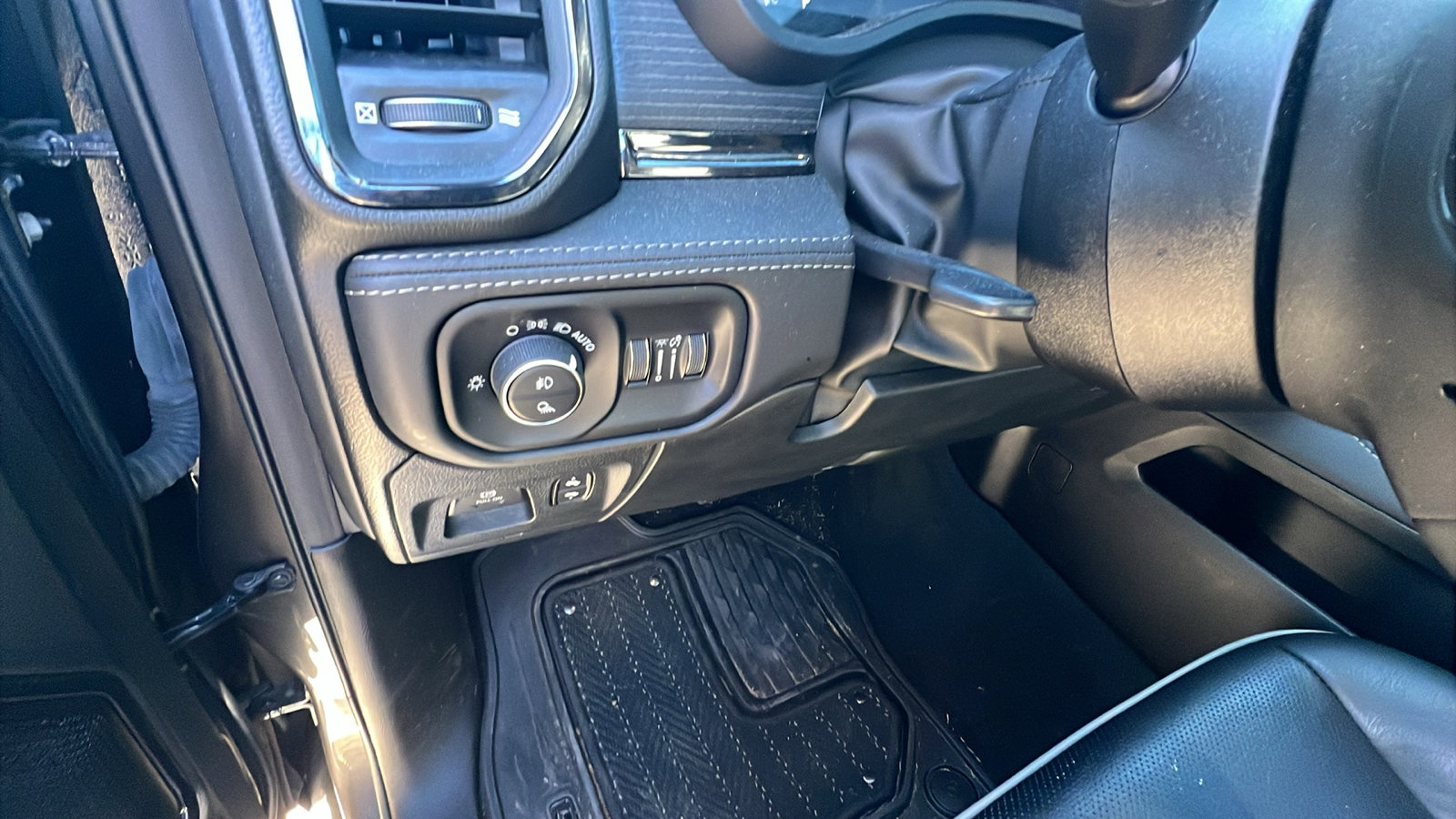 Used 2023 RAM 1500 Limited w/ Night Edition image 25