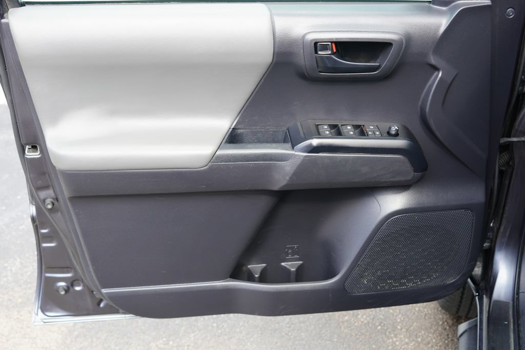 Used 2023 Toyota Tacoma SR AWD/4WD image 11