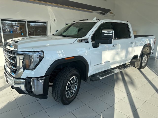 Used 2024 GMC Sierra 2500 SLT w/ SLT Convenience Package image 3