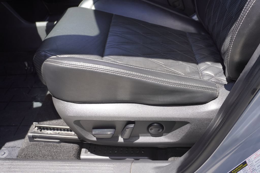 Used 2021 Nissan Rogue Platinum FWD image 15
