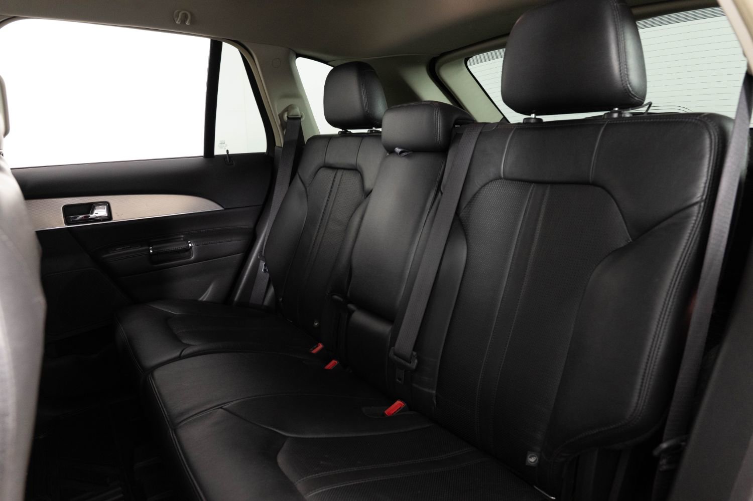 Used 2013 Lincoln MKX AWD image 16